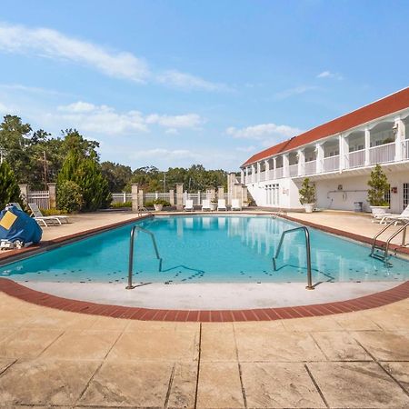 Gulf Hills Hotel & Retreat On The Water Ocean Springs Bagian luar foto