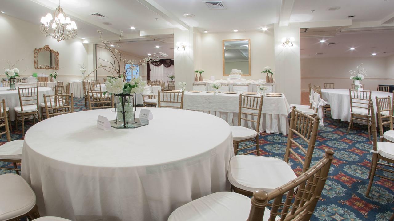 Gulf Hills Hotel & Retreat On The Water Ocean Springs Bagian luar foto